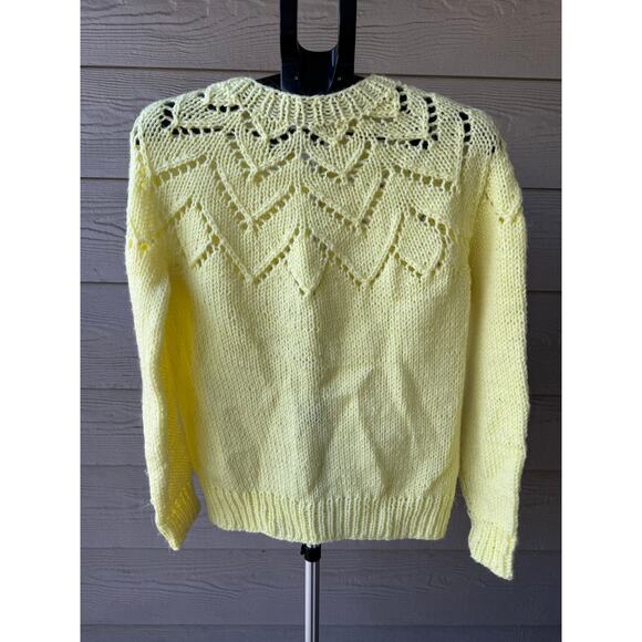 Hand Knit Butter Yellow Cardigan – Est. Women’s XS/S – Very Good Condition - Picture 2 of 2